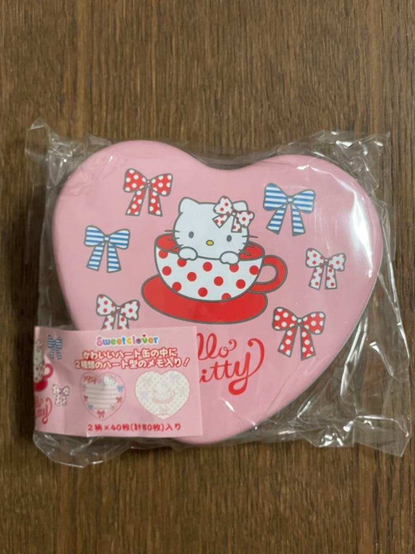 サンリオ♡キティ ハート缶入り ダイカットメモ 2005年