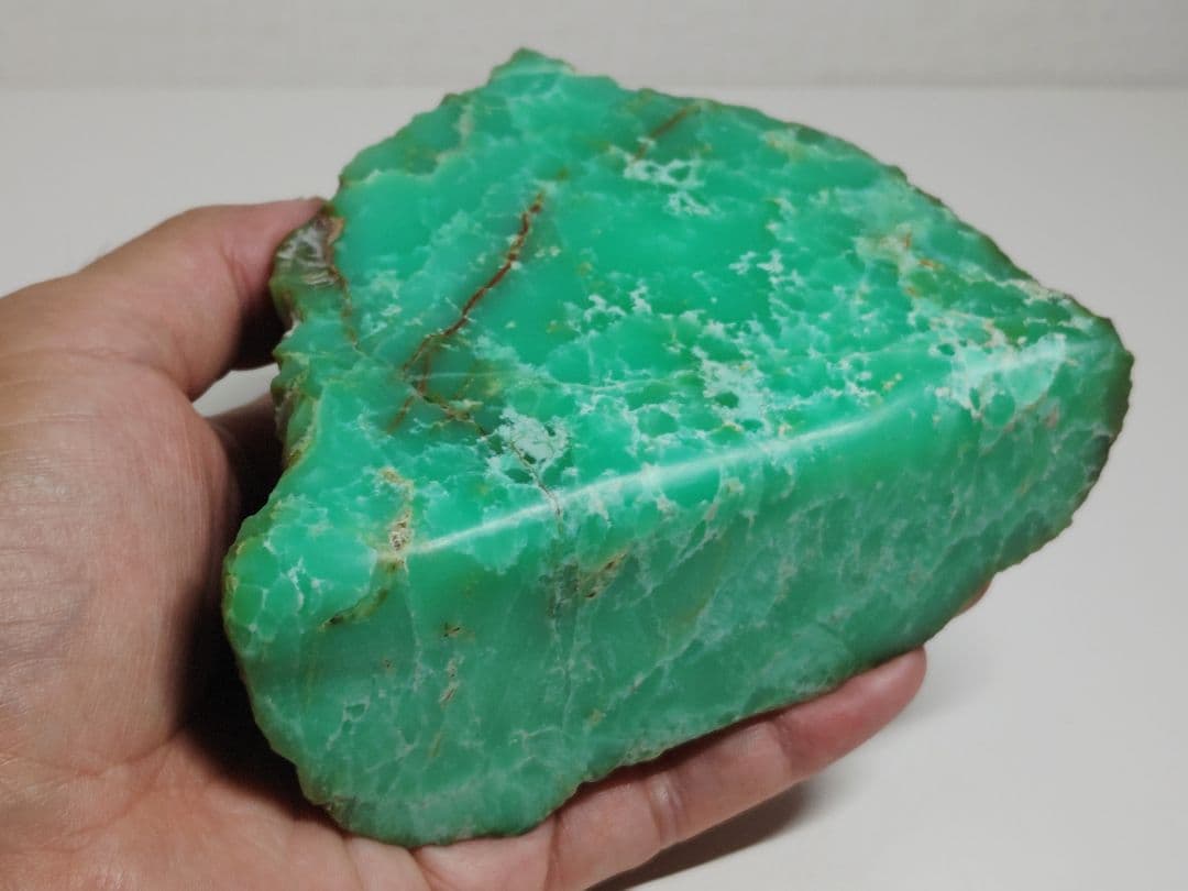 クリソプレーズ 817g ヒスイ 翡翠 瑪瑙 原石 鑑賞石 自然石 誕生石 鉱物