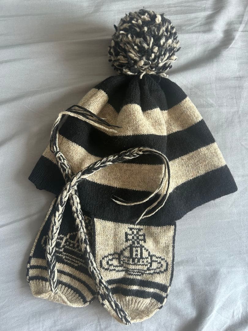 ヴィヴィアンウエストウッド 耳あてニット帽