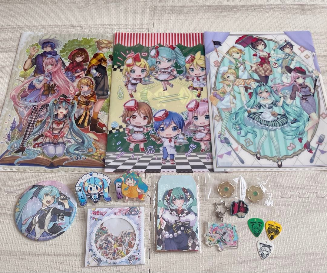 初音ミク ボカロ クリアファイル ピック 缶バッジ まとめ売り