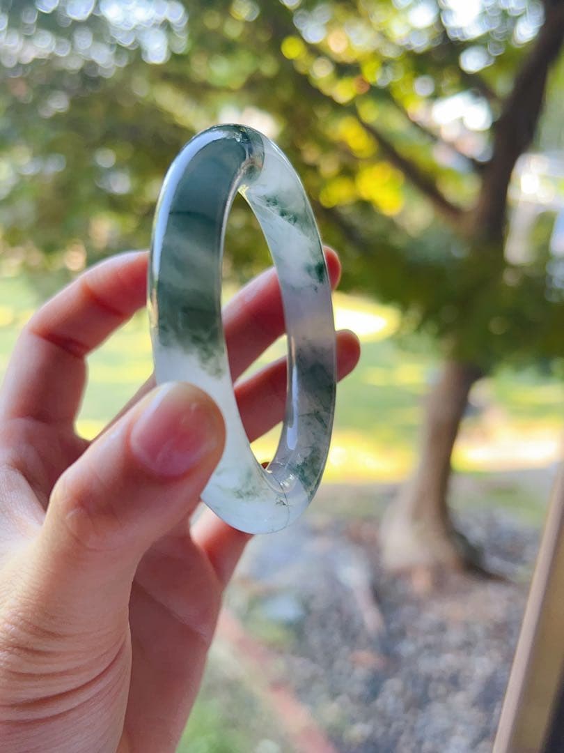 氷飄花　翡翠色バングル　新疆産天然天山翠玉　氷翠バングル　55.5 訳あり値段