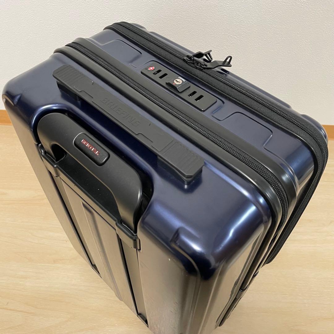 【送料無料‼️】BRIEFING ブリーフィング　キャリーケース　ネイビー