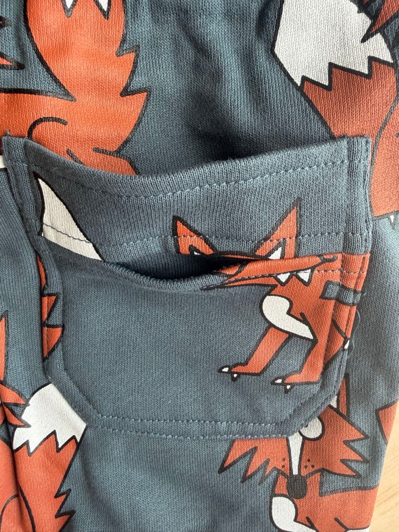 新品未使用　 ステラ　マッカートニー　キッズ　トレーナー　裏起毛上下セット　6Y