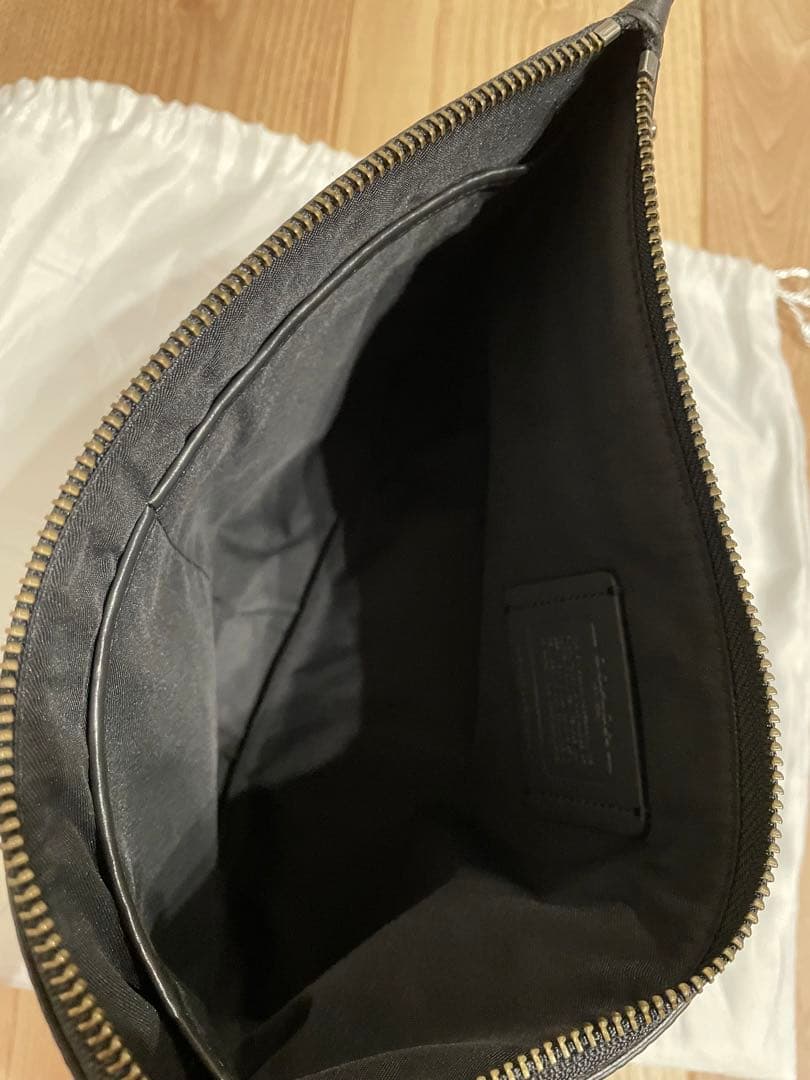 COACH ブラック レザー クラッチバッグ