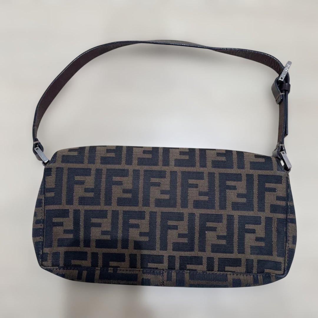 【超美品】FENDI FFロゴ ショルダーバッグ