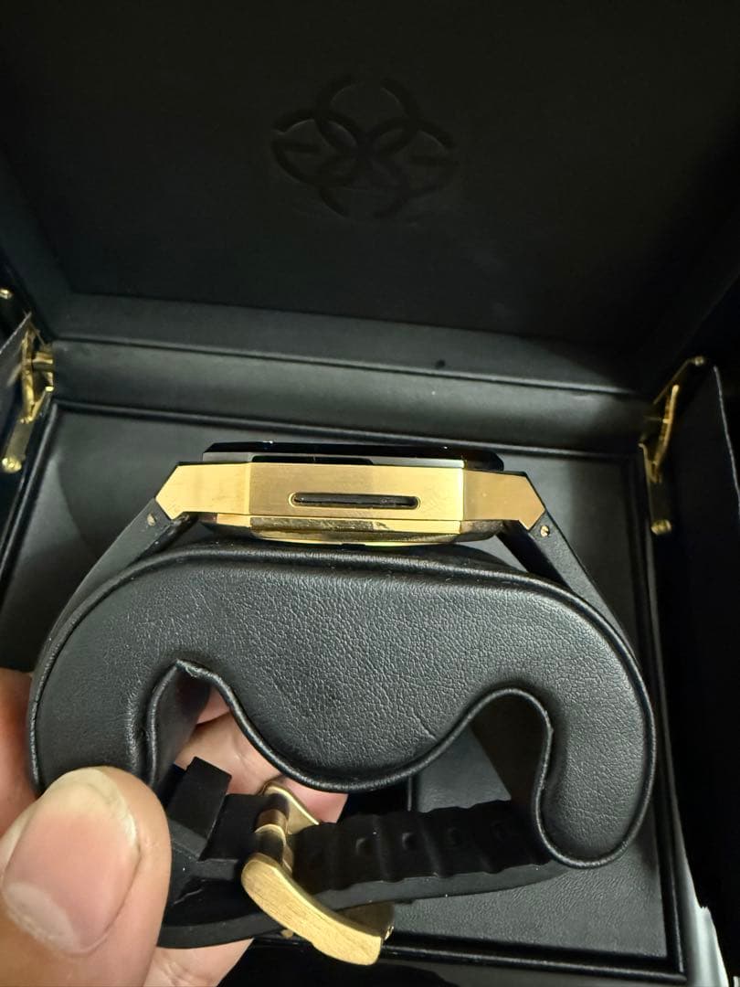 golden concept 44mm ローズゴールド×ブラックシリコン