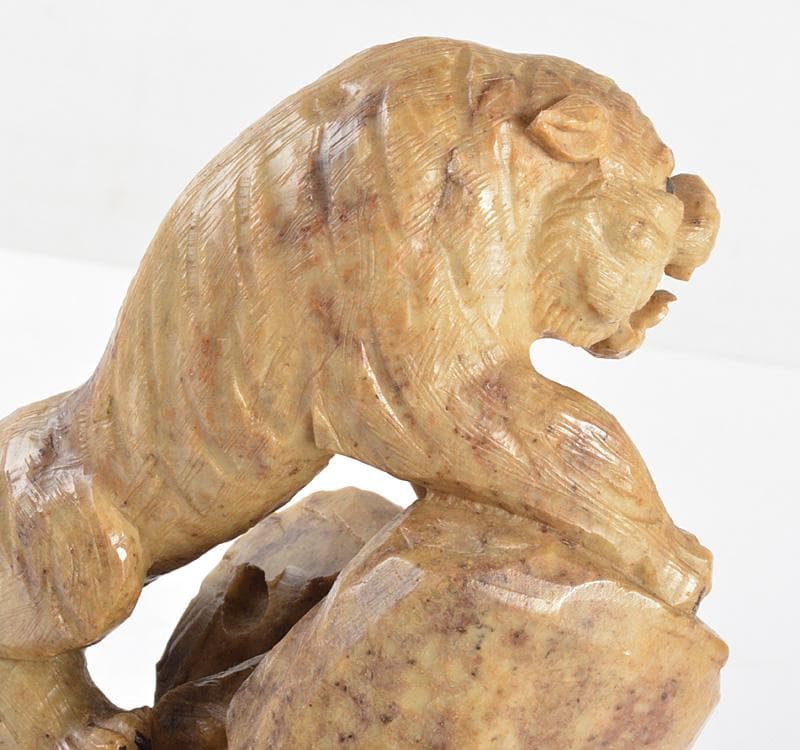 中国　玉石寿山石彫刻　神獣　置物　台付　M　R4786