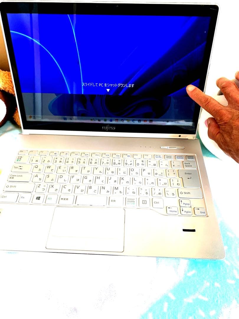 富士通タッチパネルi5/6/SSD 256GB office2024