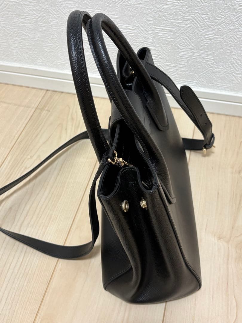 美品★FURLA レザーショルダーバッグ ブラック 黒 ワンタッチかんたん開閉