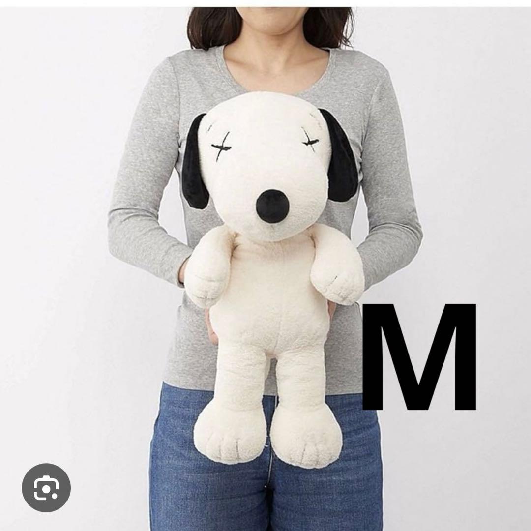 【M】新品UNIQLO×PEANUTS スヌーピー　KAWS ぬいぐるみ