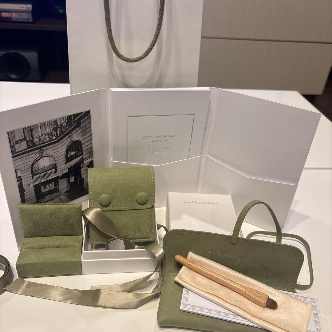 ヴァンクリーフ&アーペル リングケース 保証書入れ 空箱 取説クリーニングセット