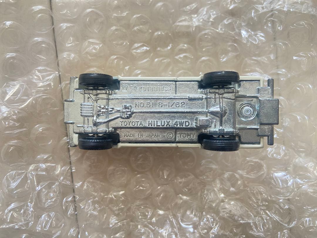 トミカ　トヨタ　ハイラックス　4WD 日本製　美品