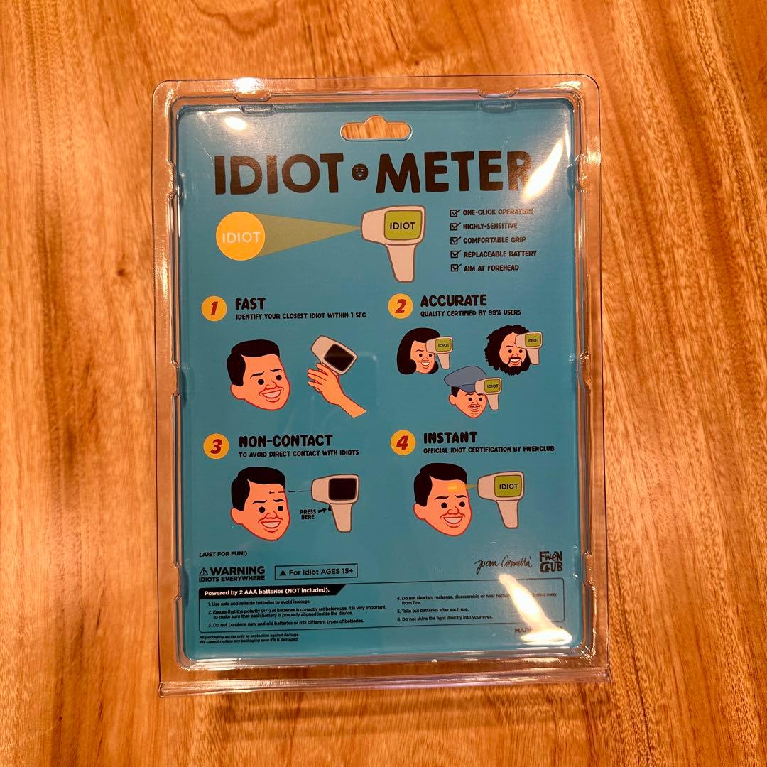 Joan Cornella の Idiotmeter と フィギュアセット