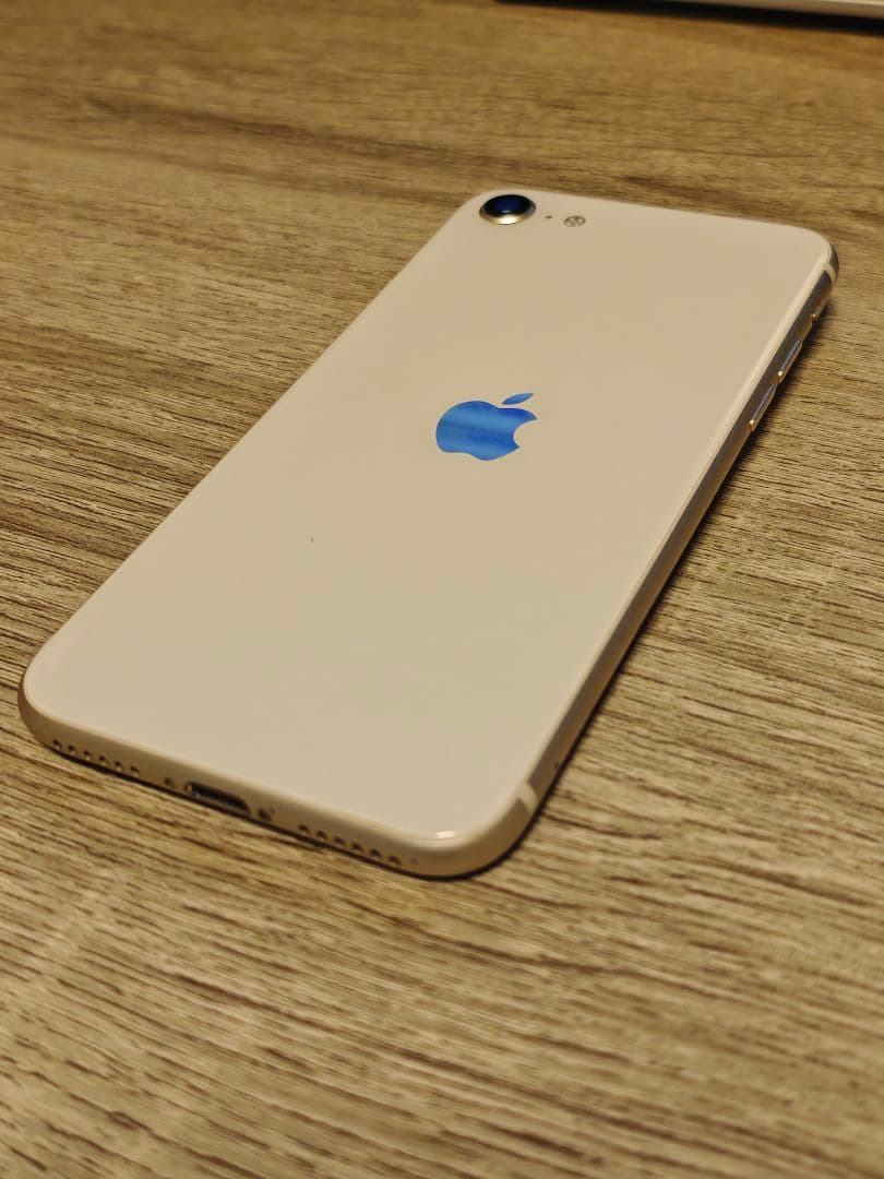 Apple iPhone SE (第3世代) 256GB スターライト