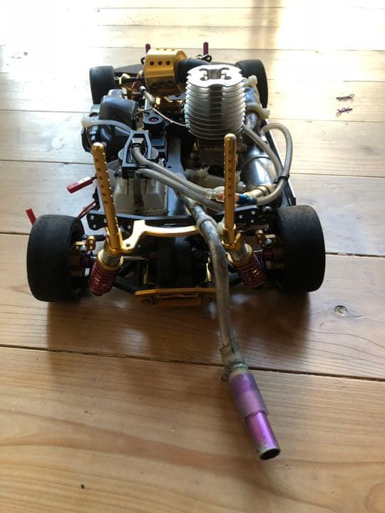 ナイトロ3エンジンカー