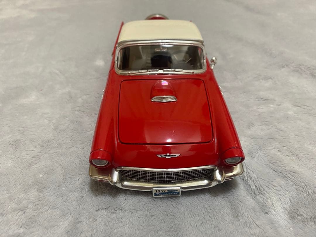 ミニカー ROAD Signature THUNDERBIRD 1/18