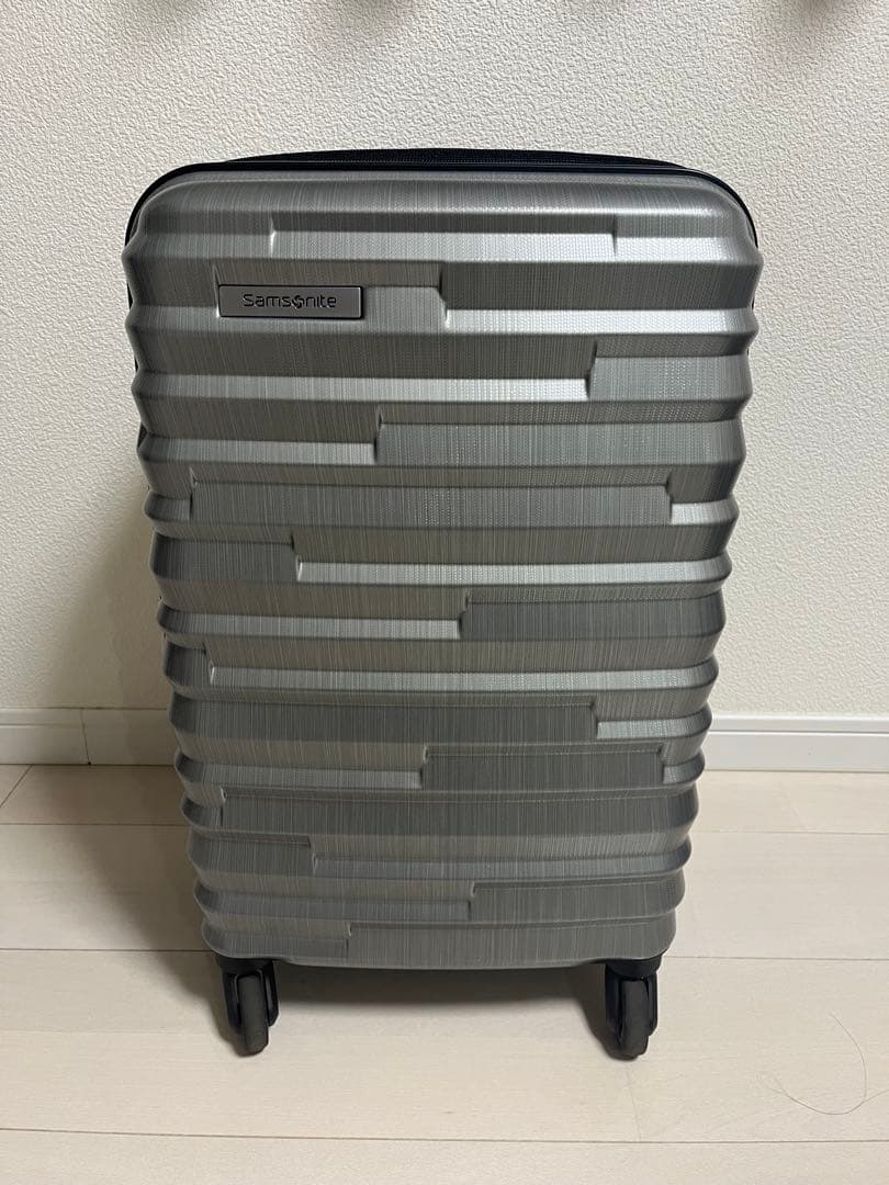 Samsonite シルバー キャリーケース 中型