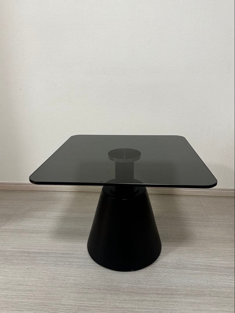 BoConcept Madrid サイドテーブル　ガラス