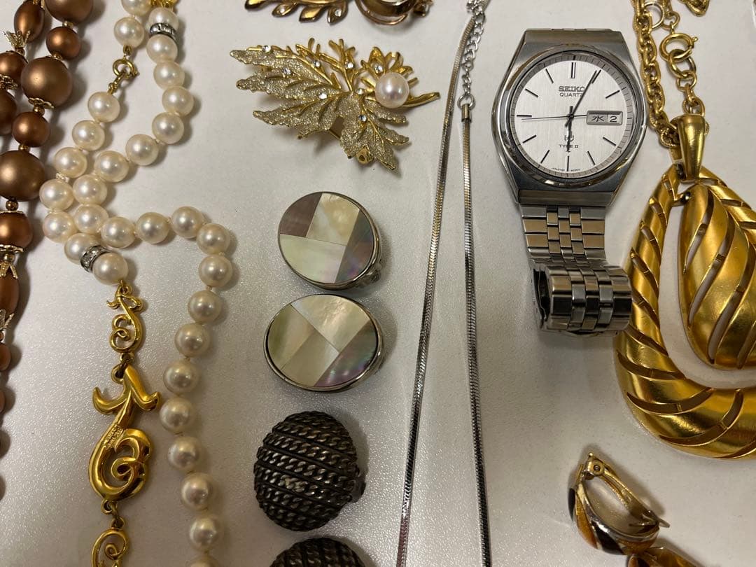 遺品整理セット　Cartier含むアクセサリーセット