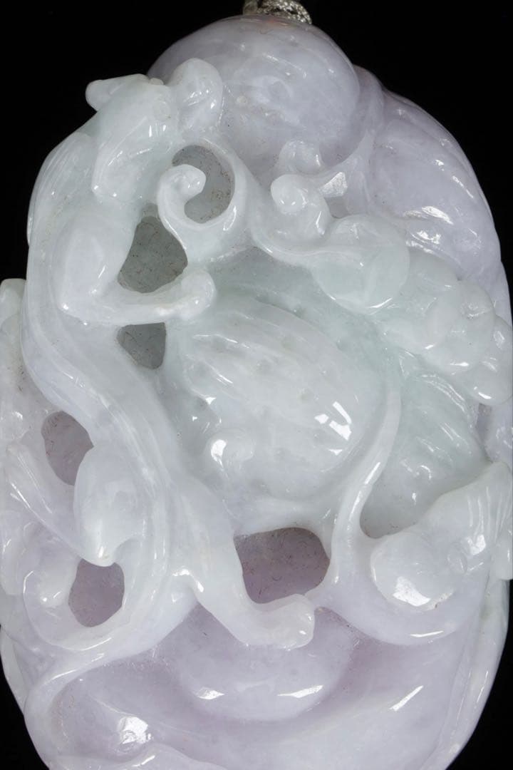 【中国美術】 ラベンダー翡翠 紫翡翠手彫 細密彫刻 龍紋 握り石 根付 紐付