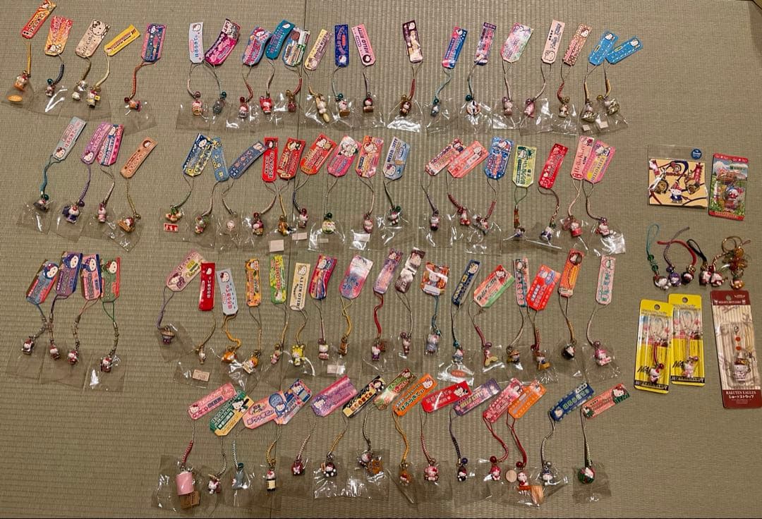 ご当地キティ 根付ストラップ等 合計87点