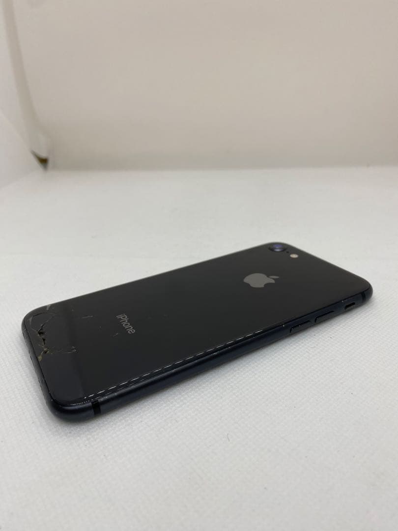 Iphone 8 64GB Sim フリー　13419
