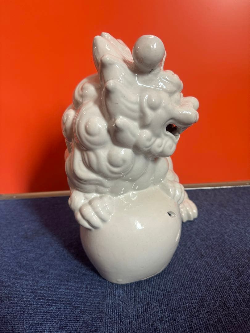 1815  九谷焼 白磁玉乗り獅子　縁起物 獅子置物 高さ約32cm  時代物