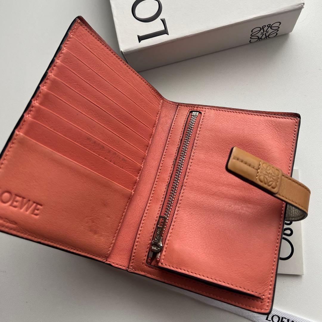 24 美品 LOEWE ロエベ 2つ折り財布