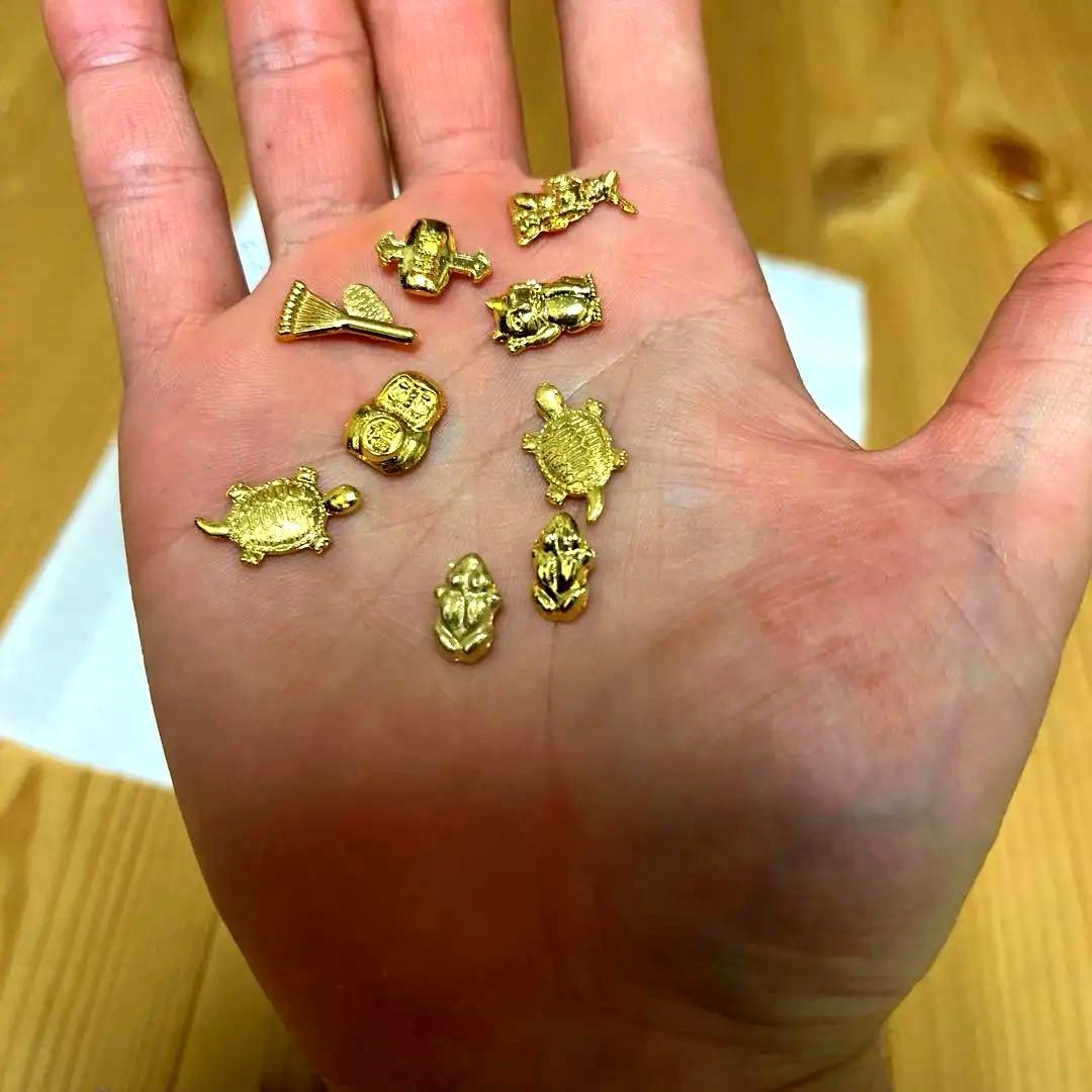 金の縁起物持ち歩くだけで幸運を引き寄せる合計66個