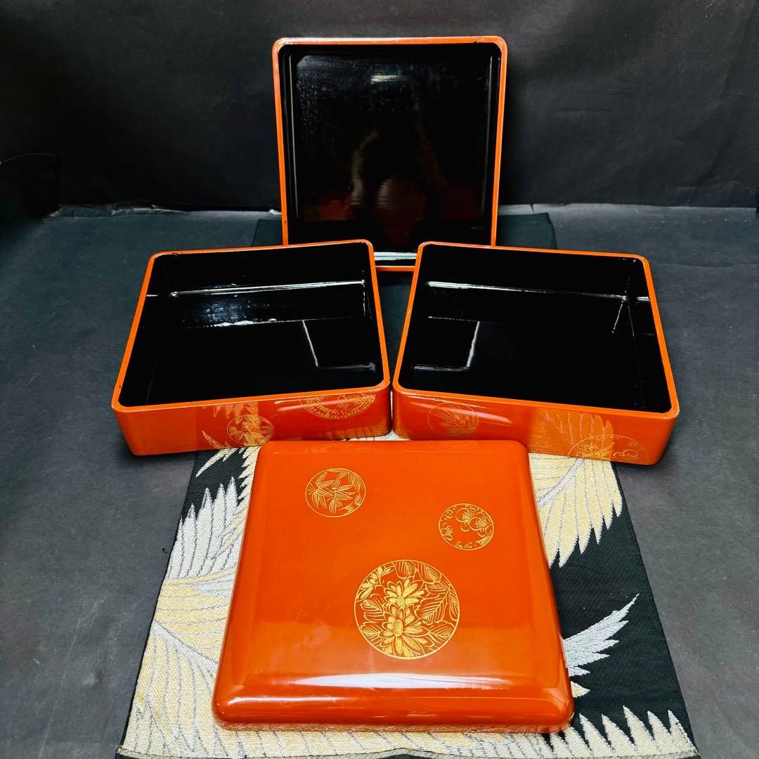 漆器　輪島塗　金蒔絵　木製　朱塗三段　重箱　共箱