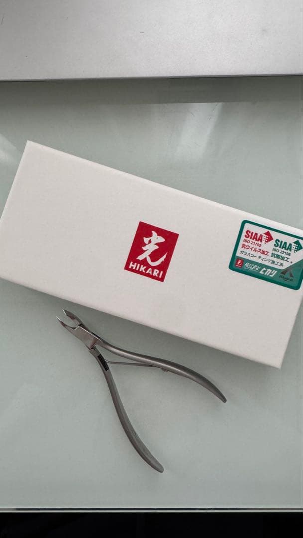 光キューティクルニッパー　Tiara by Felicia 4mm