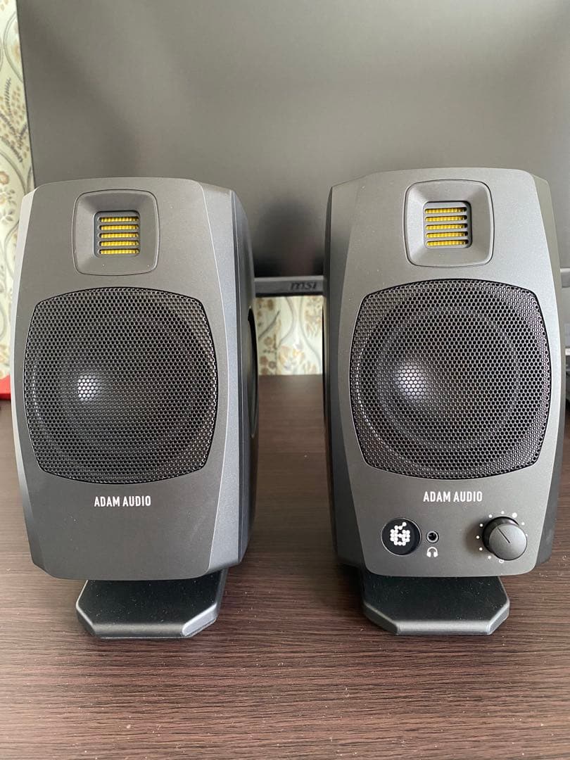 スピーカー・ウーファー ADAM AUDIO D3V