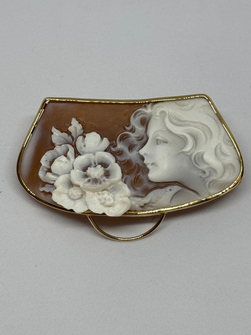 K18 カメオ 女性の顔と花 ブローチ 750 浮き彫り 総重量約9.9g