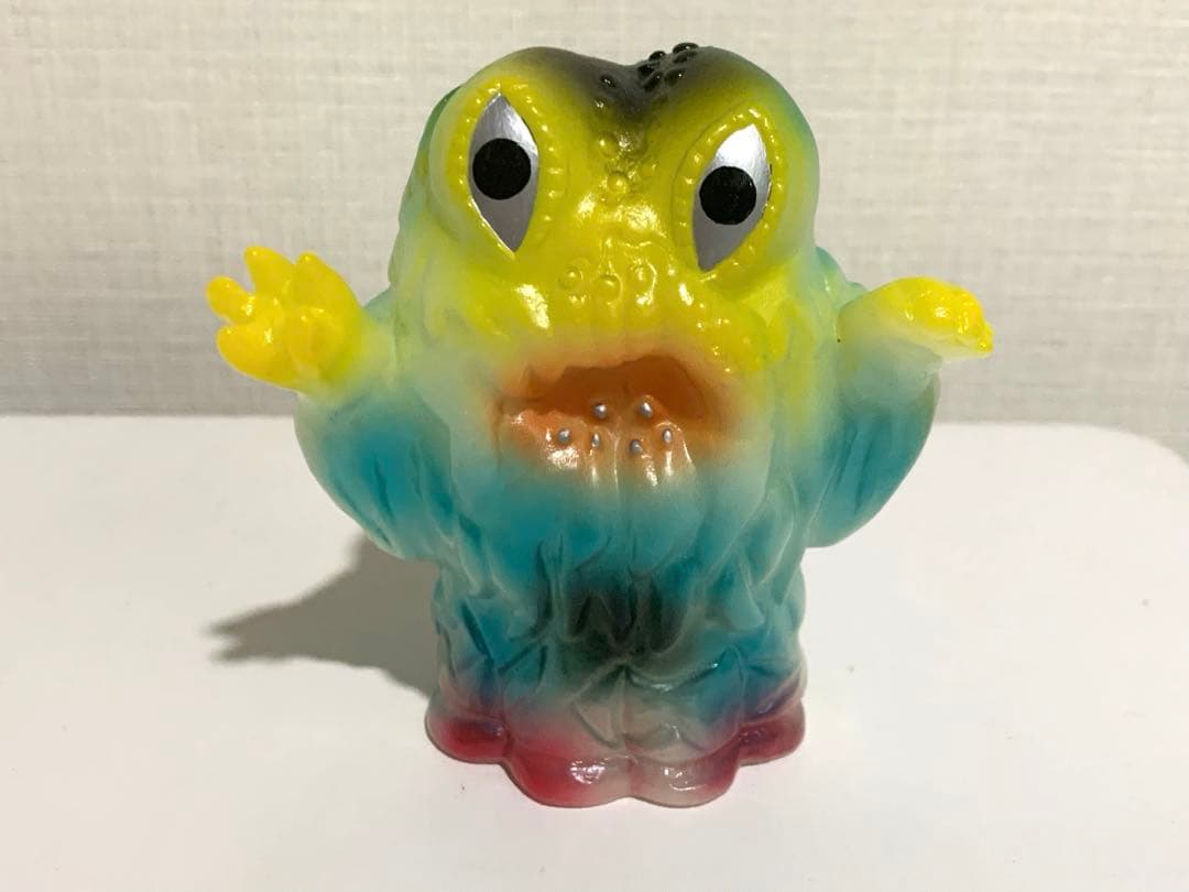 キャラクティックス　ミニヘドラ　ソフビ