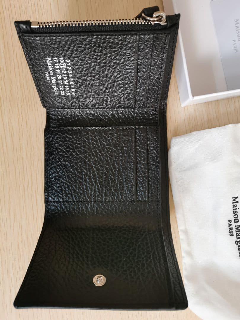 大人気商品 マルジェラ 三つ折り財布 グレインレザー 男女兼用