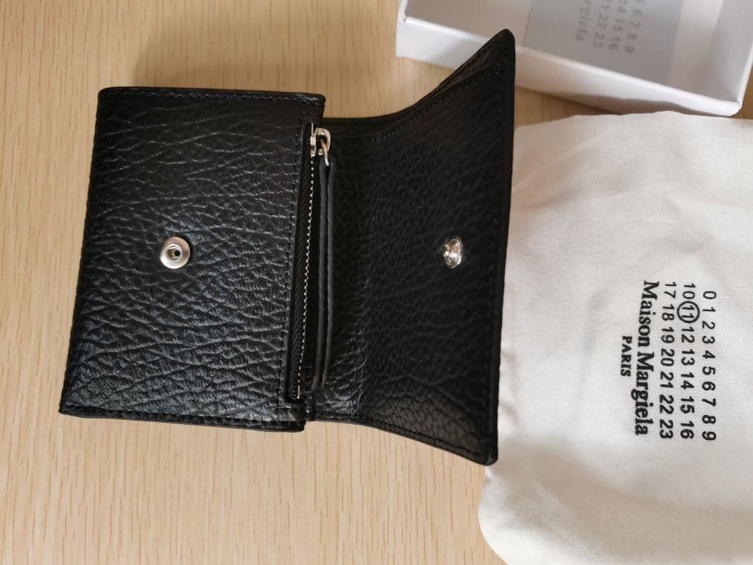 大人気商品 マルジェラ 三つ折り財布 グレインレザー 男女兼用