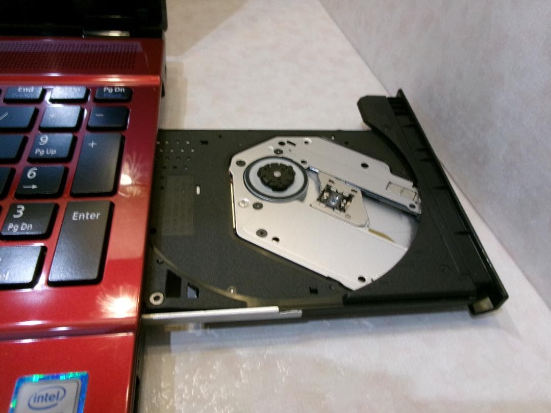 NEC LAVIE NS350/G　新品SSD搭載/i3/メモリ8GB