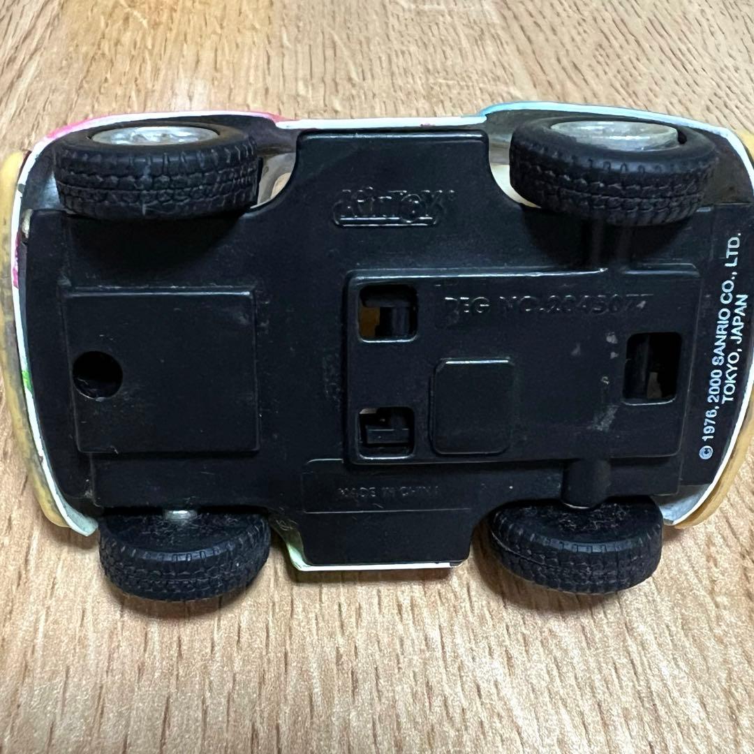 ハローキティ　チョロQ ミニカー