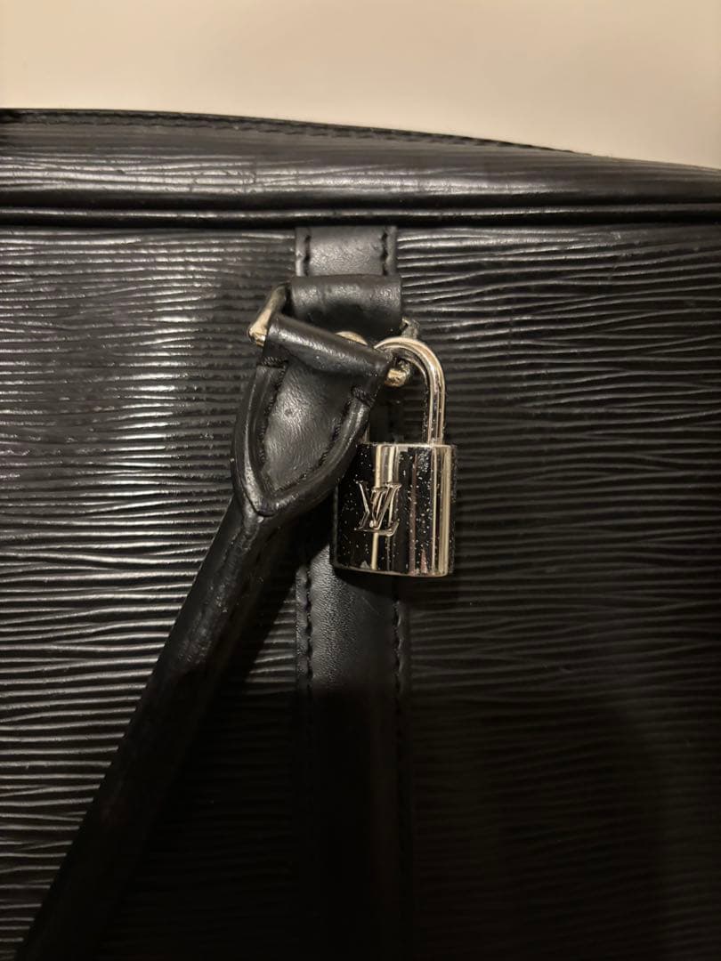 ルイヴィトン ビジネスバッグ エピ 正規品