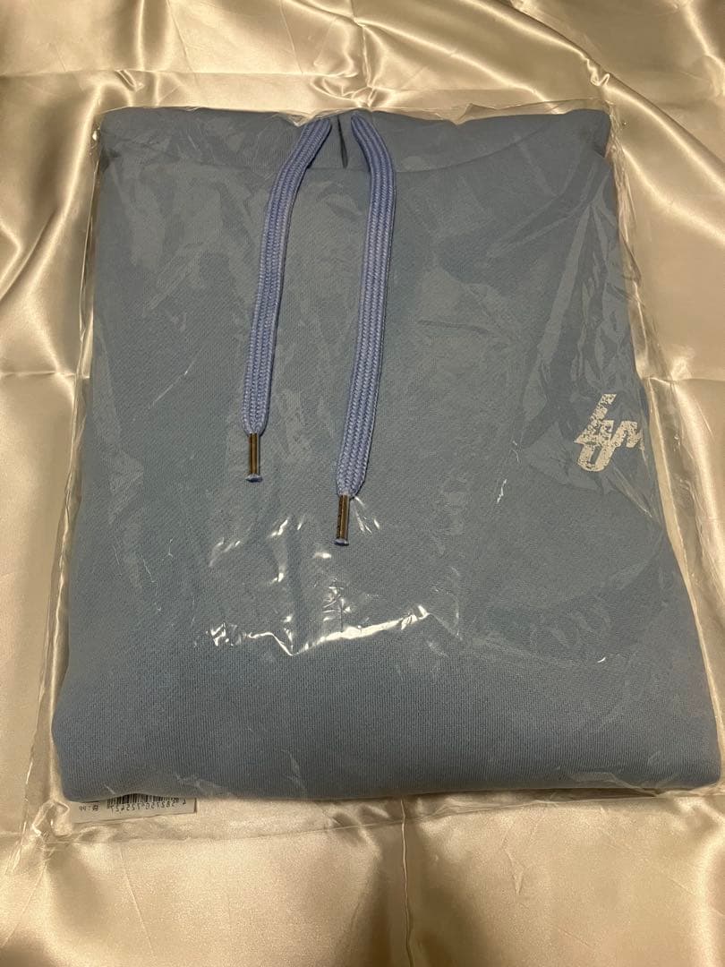 中島健人　I AM:U FC限定グッズ　フーディ　ライトブルー　bigサイズ