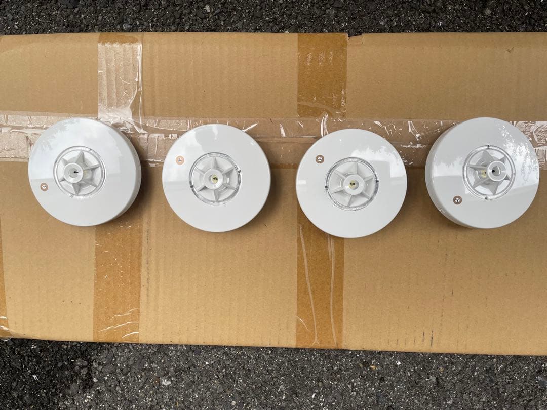 差動式スポット型感知器（試験機能付）4個