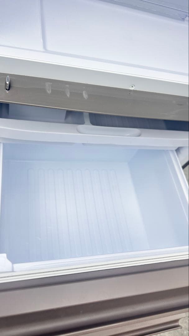 【井上】ブラウン 3ドア冷蔵庫 ガラス扉