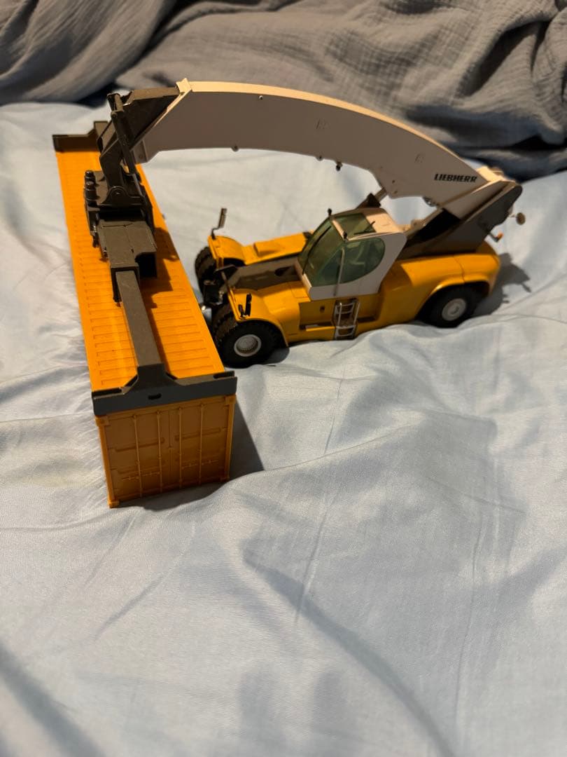 Liebherr ミニカー コンテナ付き 1/50