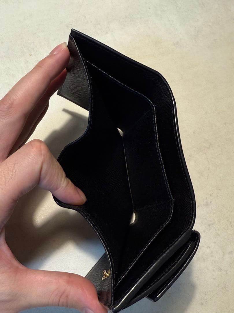 PRADA リップスティックプリント 三つ折り財布