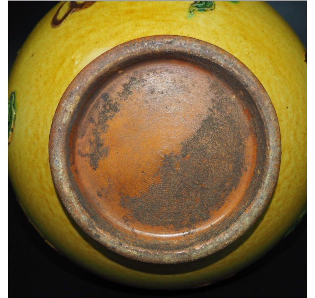 送料無料 値下げ中　時代物　手造り　盛上げ雲龍文三彩花瓶　高さ34ｃｍ