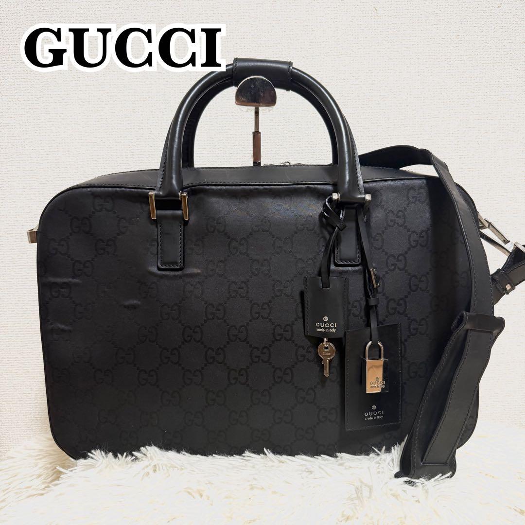 GUCCI　グッチ　ビジネスバッグ　ブラック　GG柄　2way