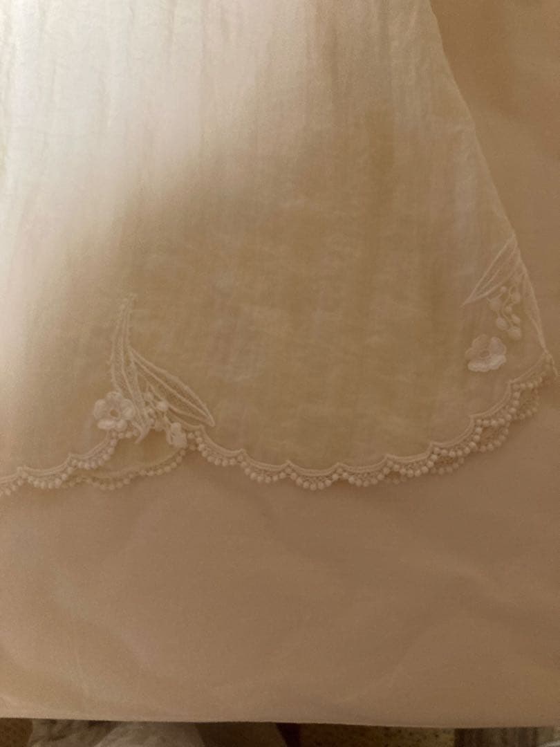 サエラ鈴蘭エプロン大きいサイズこれから寒い季節に沢山着込めます。クリーム色