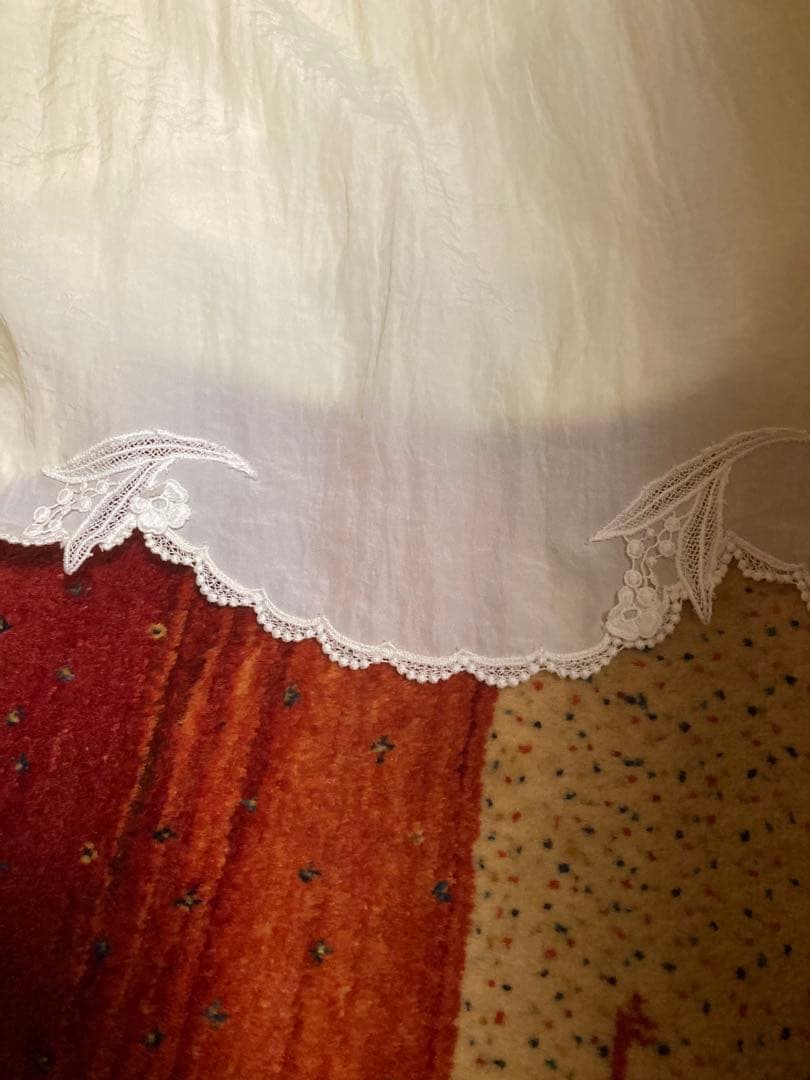 サエラ鈴蘭エプロン大きいサイズこれから寒い季節に沢山着込めます。クリーム色