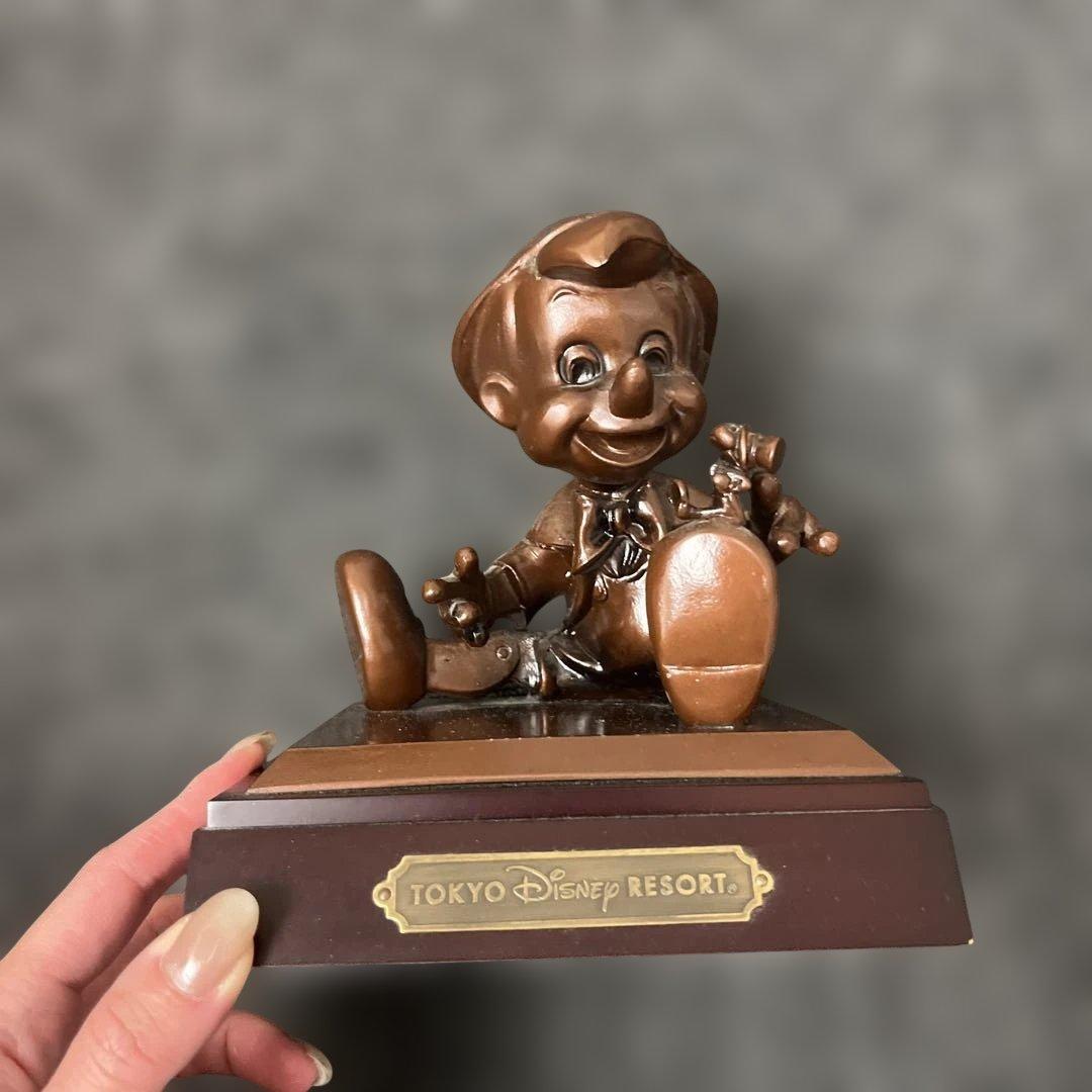 ディズニーリゾート　ピノキオ ブロンズ像　ブロンズピノキオ