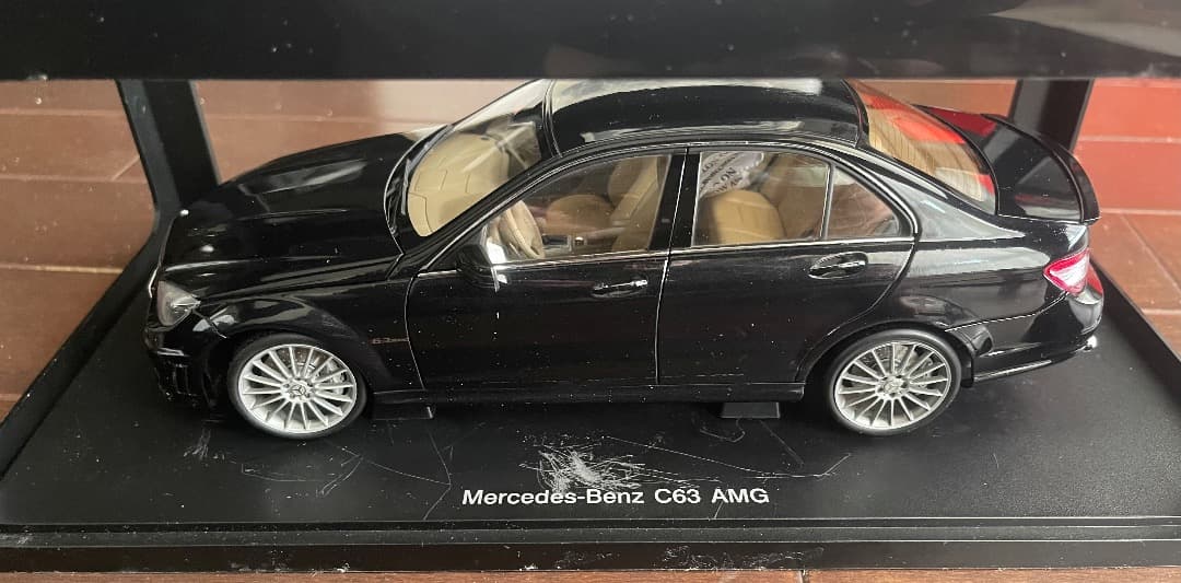 ミニカー AUTOart Mercedes-Benz C63 AMG 1/18